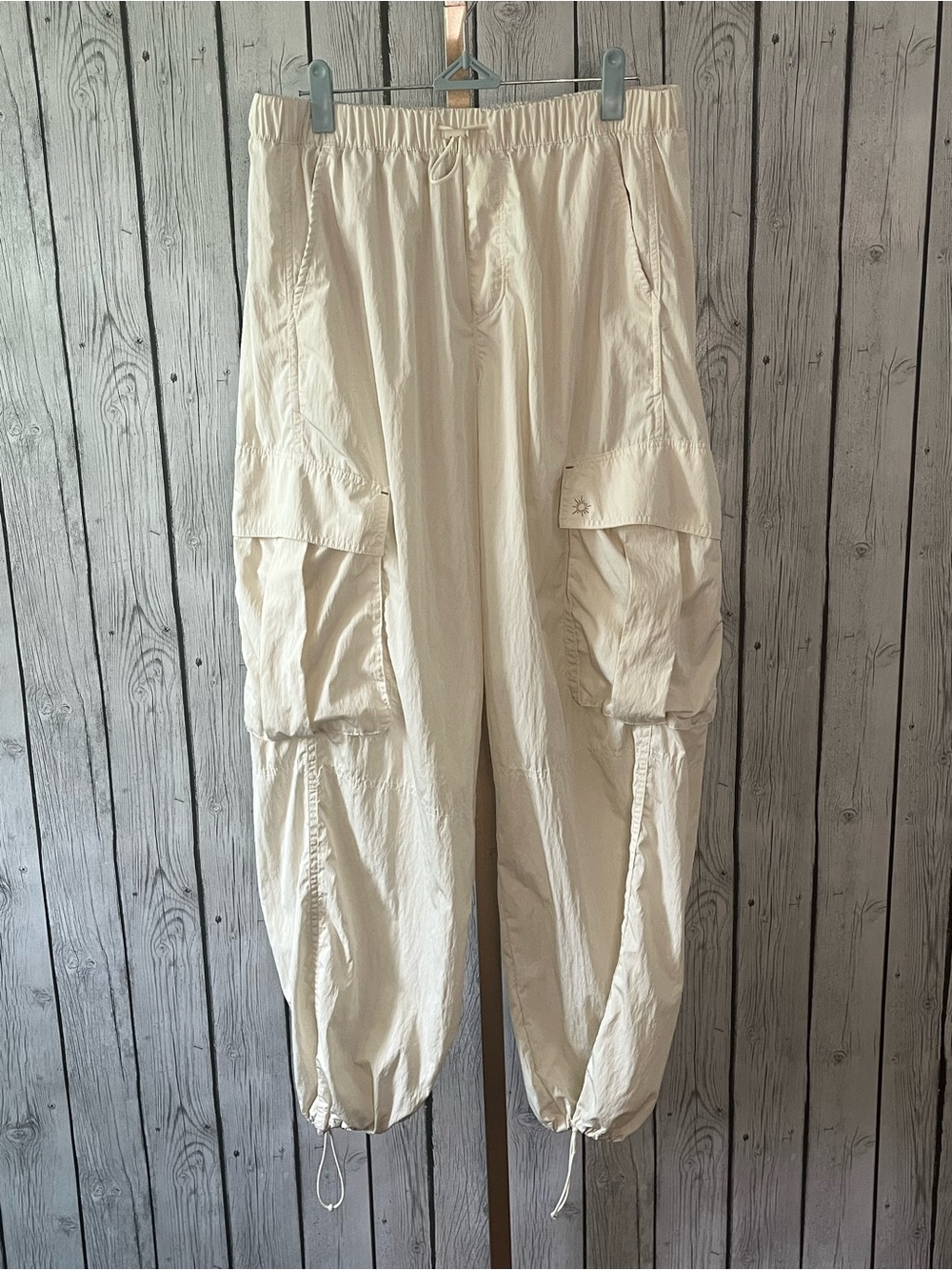 OFFLINE By Aerie Chill Moves Cargo Pant size small light cream Toasted coconut